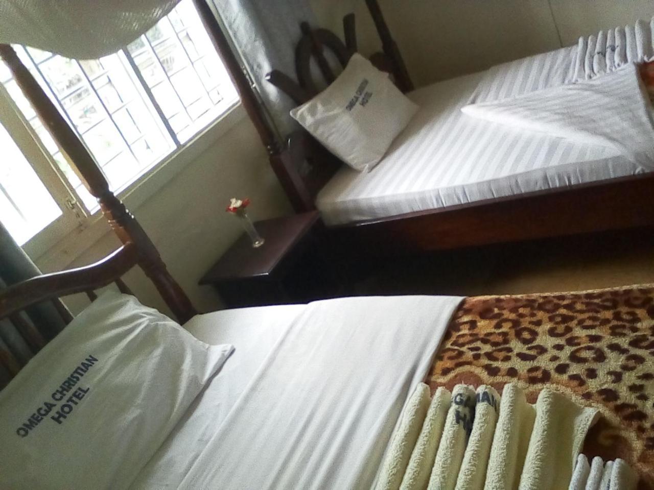 Omega Christian Hotel Jinja Extérieur photo